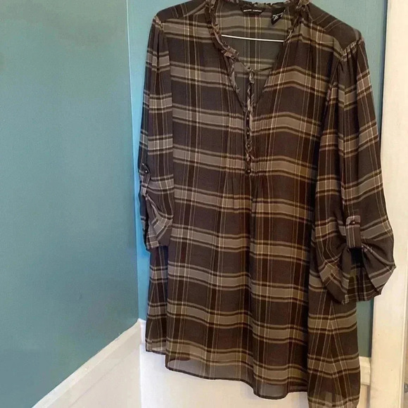 New York & Company Tops - NY and Company flowing top